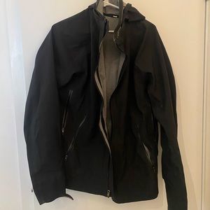 Men’s Lulu lemon rain jacket